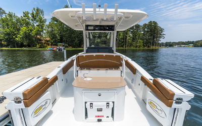 Sea Hunt Ultra 305 SE​​