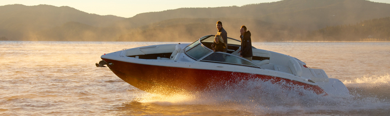 Recreational motorboats that have an open bow area with seating and are designed for cruising and leisure activities.