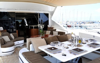 Mangusta Melody Nelson