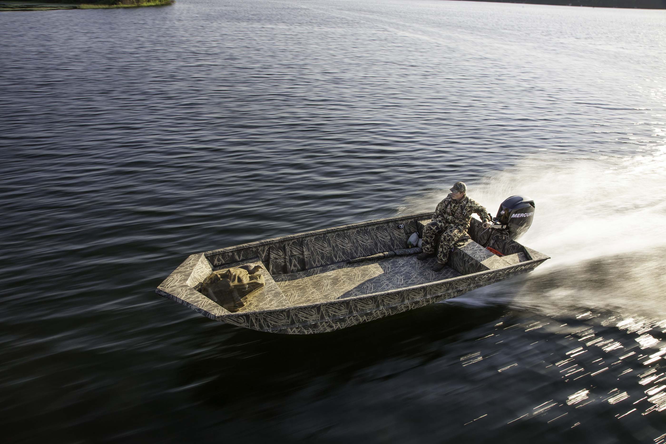 John boat. Лодка алюминиевая Крестлайнер. Джонбот лодка. ПНД джонбот 400. Лодка джонбот плоскодонка.