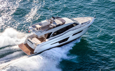 A FERRETTI J042716190327 関税送料込 Customer Care - Ferretti Yachts