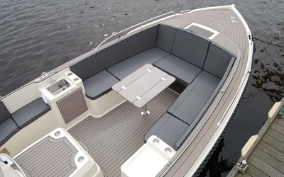 Interboat Intender 820