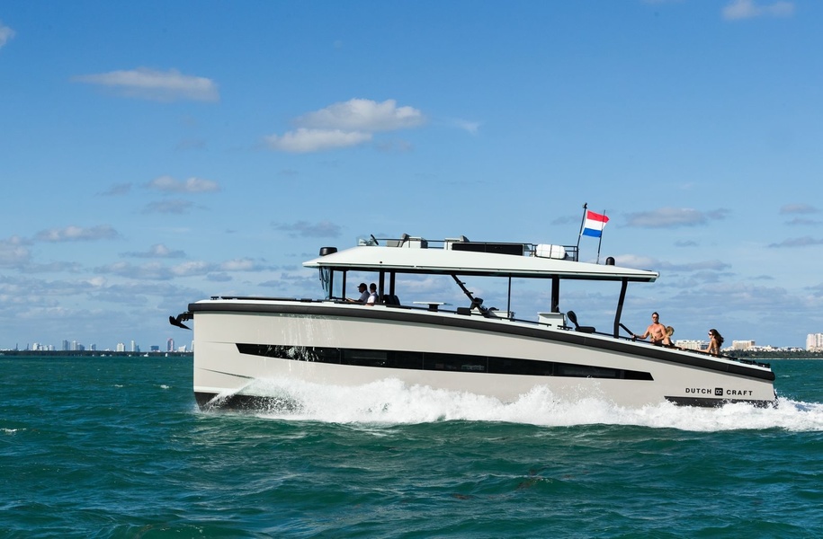 Owner of DutchCraft 56 can rest easy knowing that his yacht is almighty, perfect for a noisy party on the water near Miami and perfect for exploring islands lost somewhere in the Pacific Ocean.