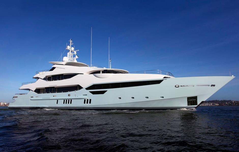 Максимальная скорость 155 Yacht — 22 узла.