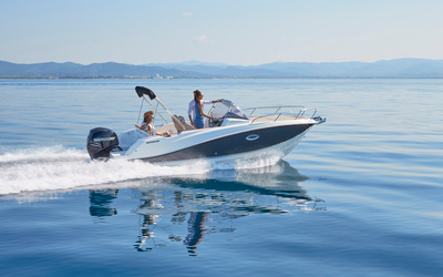 Quicksilver Activ 675 Sundeck