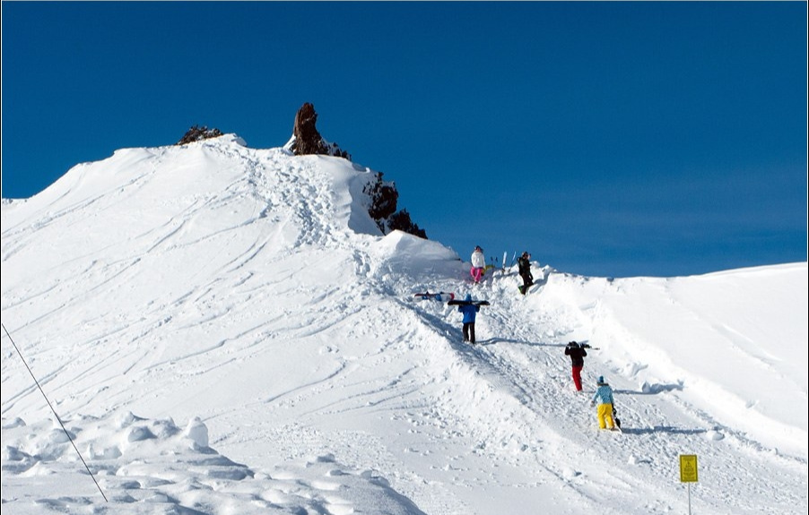 In the race for snow, you should always be ready for a little walk on the snow.