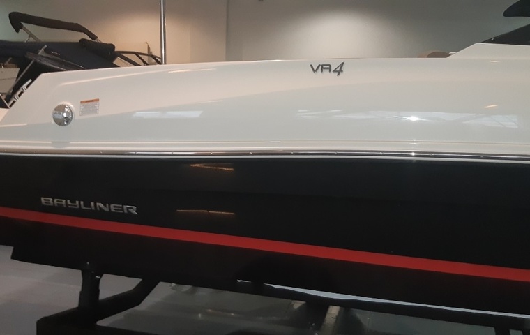 Bayliner VR4 Bowrider (2019)