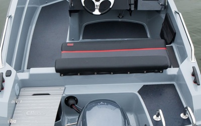 Yamarin Cross 46 Side Console
