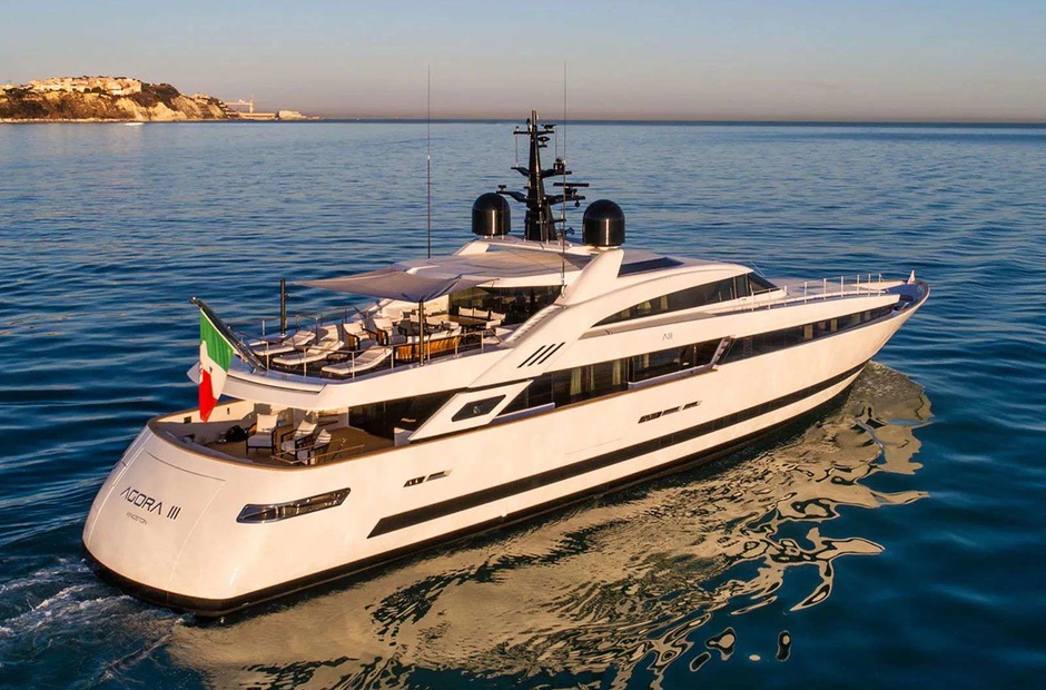 ISA Yachts Agora III