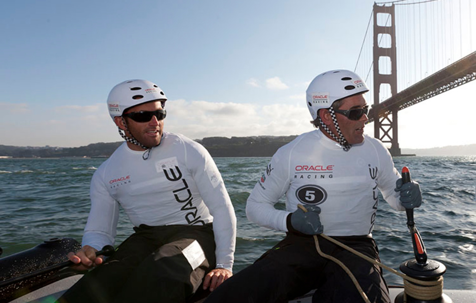 Бен Эйнсли на борту катамарана Oracle Racing