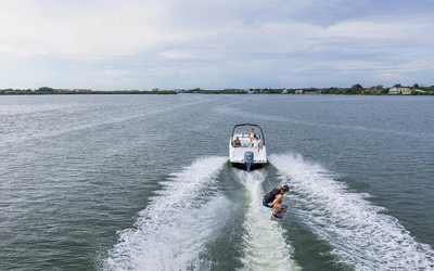 Hurricane SunDeck 235 OB