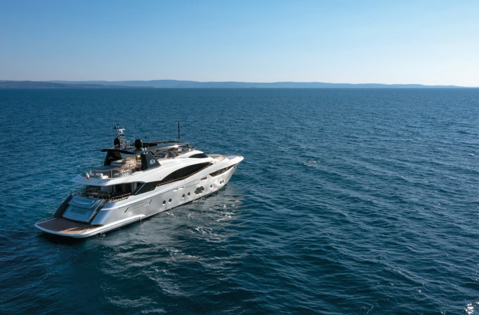 Monte Carlo Yachts Sirenuse