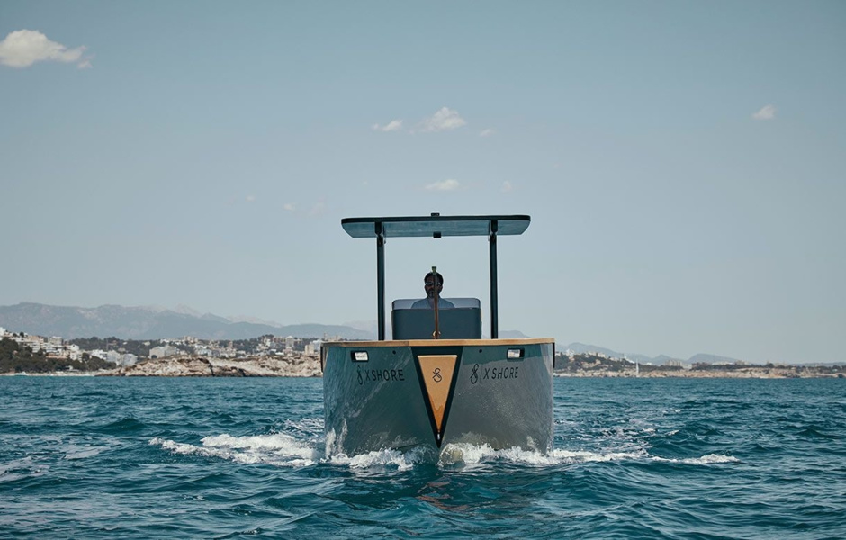 X Shore boats can accelerate up to 40 knots and travel up to 100 miles on a single battery charge.