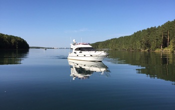 Galeon 330 Fly