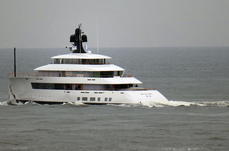 Feadship 818