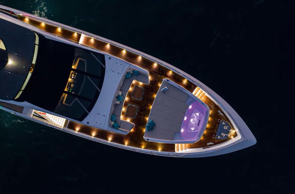 Mangusta Yesenia