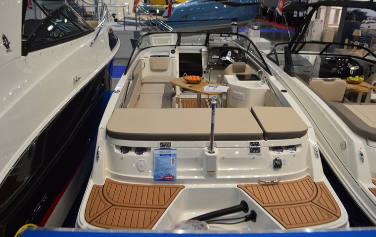 Bayliner VR6 Cuddy Outboard (2020)