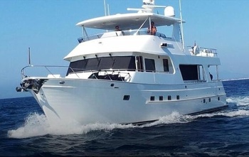 Outer Reef 700 MY (2012)