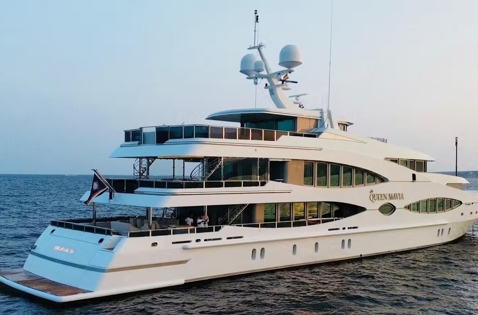 Oceanco Queen Mavia