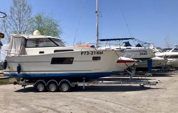 Delphia Escape 800 (2012)
