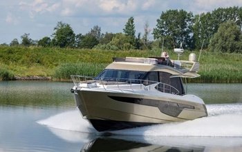 Galeon 500 Fly
