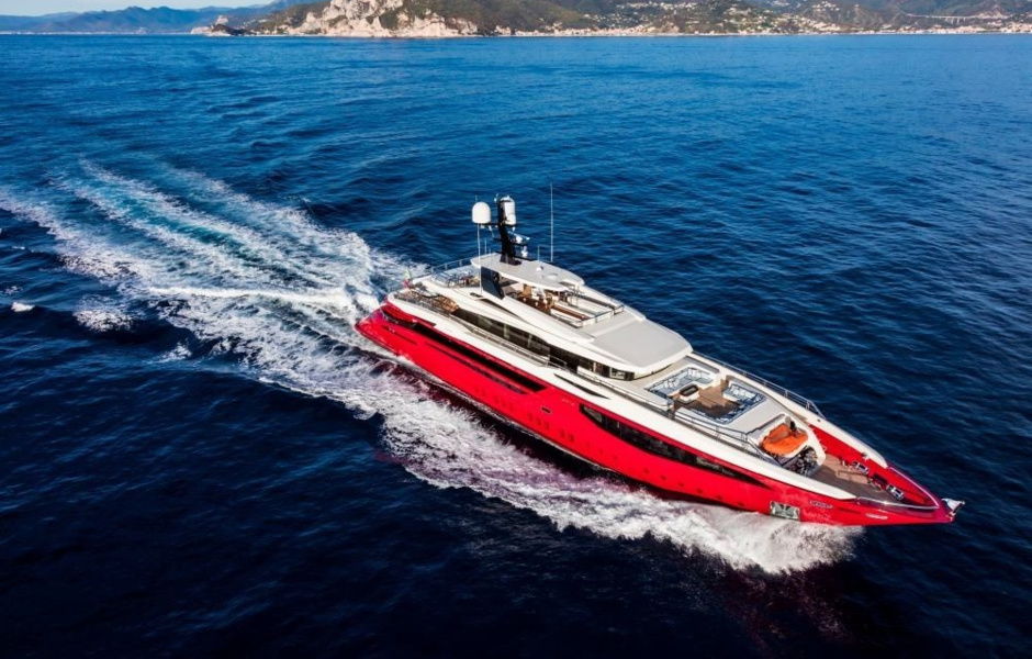 It boat — a gorgeous 50 meter Iphanema by Mondomarine 