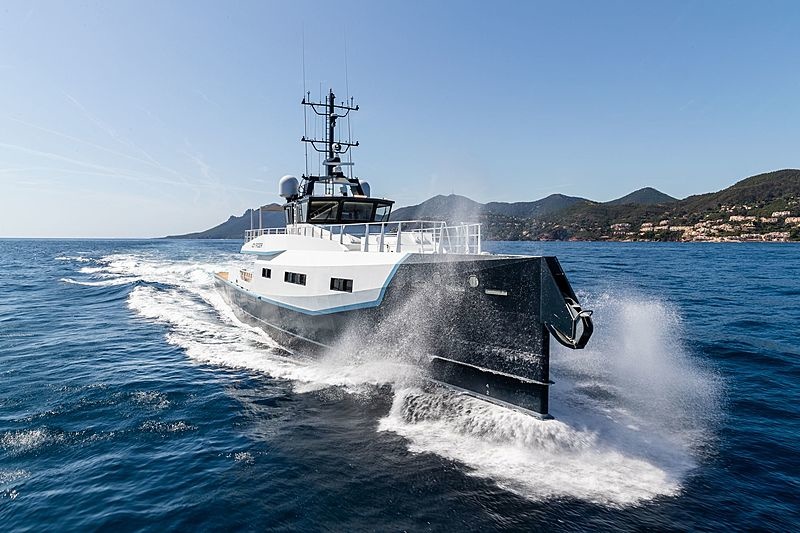 In a sea trial, Damen Joy Rider made it from the Netherlands to the Mediterranean Sea in 8 days without stopping - and this despite the weather and eight-meter waves.