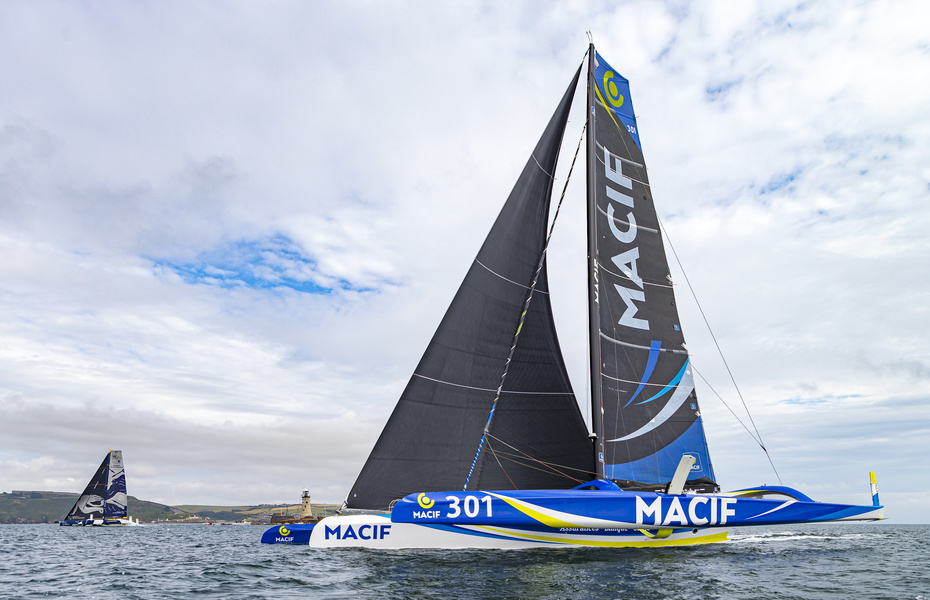 Дуэль Maxi Edmond De Rothschild и MACIF