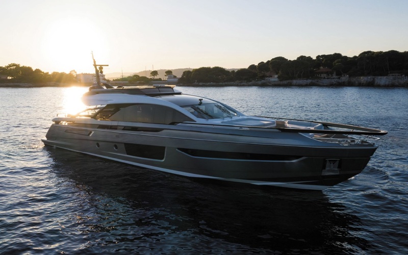 Azimut Grande S10