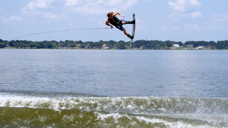«What riders like Mike Dowdy do when they follow the Nautique G23 is amazing»," said Nautique President Greg Melun.