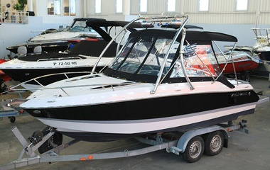 Four Winns S215
