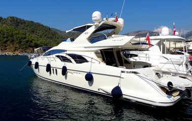 Azimut 62E