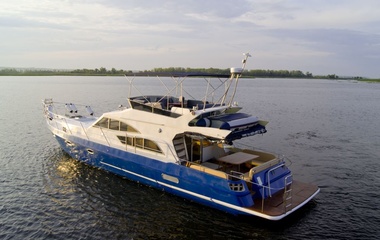 Thoroughbred Houseboats 15' х 51'