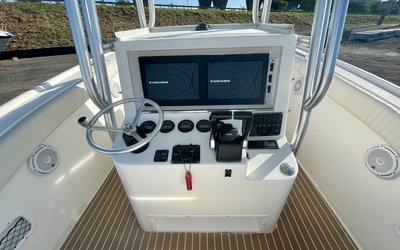 Buddy Davis 28 Center Console