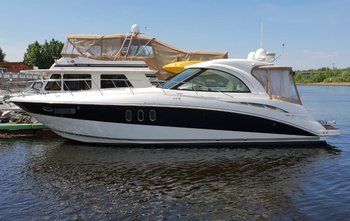 Cruisers Yachts 390 Sports Coupe
