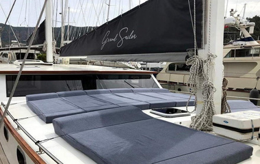Custom Boats Grand Sailor