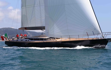 Perini Navi Black Lion