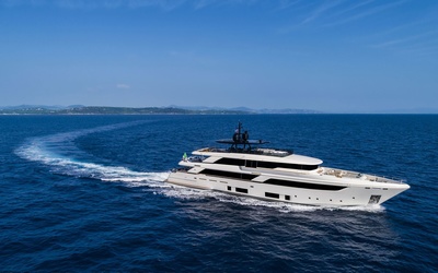 Pershing 74