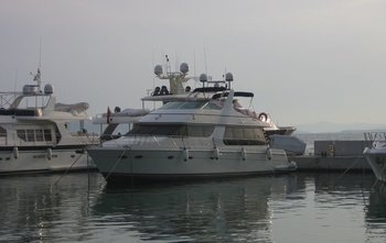 2004, Carver 570 Voyager
