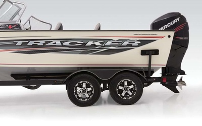 Tracker Targa V-19 WT 40th Anniv