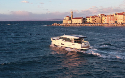 Greenline 48 Coupe