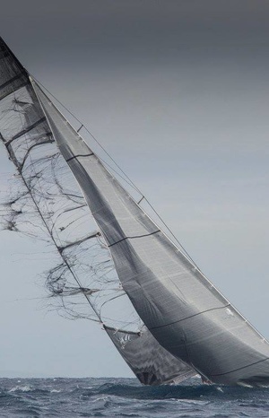 &laquo;Self-reflecting&raquo; mainsail