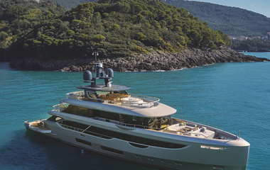 Benetti Debra One
