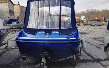 Bayliner 215 Deck Boat