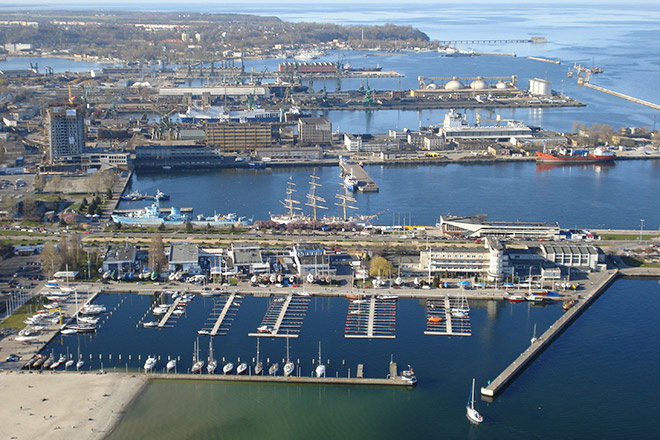 Вид на порт города Гдыня с воздуха