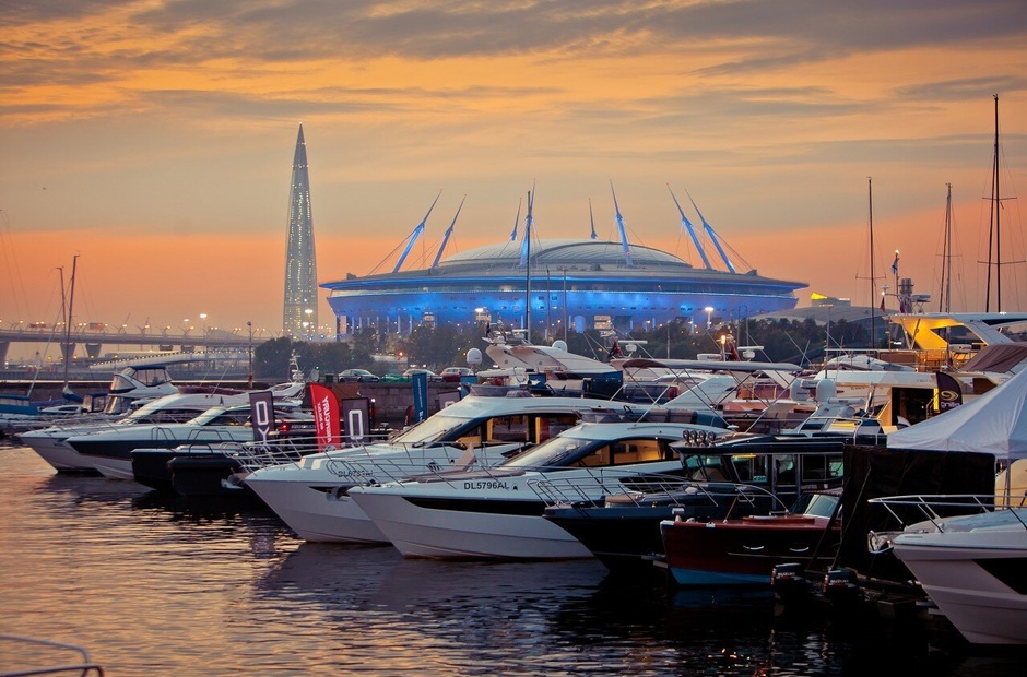 As in the «sea capital of Russia», the only yacht club in operation is shared.
