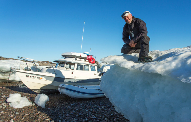 Paul Sawders rode the Hudson Bay alone in a 6.7-meter boat in pursuit of a perfect picture of polar bears.