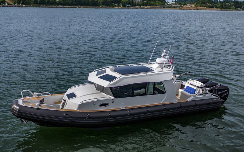 Life Proof 33 Yachtline Cabin