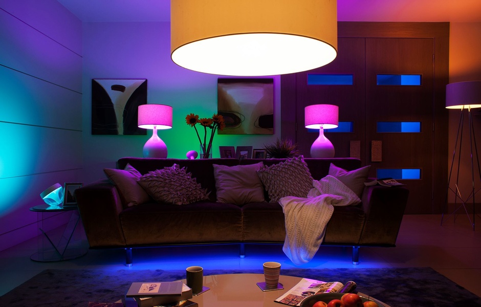 Пример освещения комнаты с помощью технологии Philips Hue