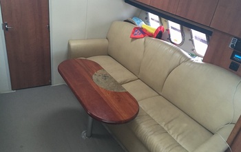 Cruisers Yachts 330 Express (2008)
